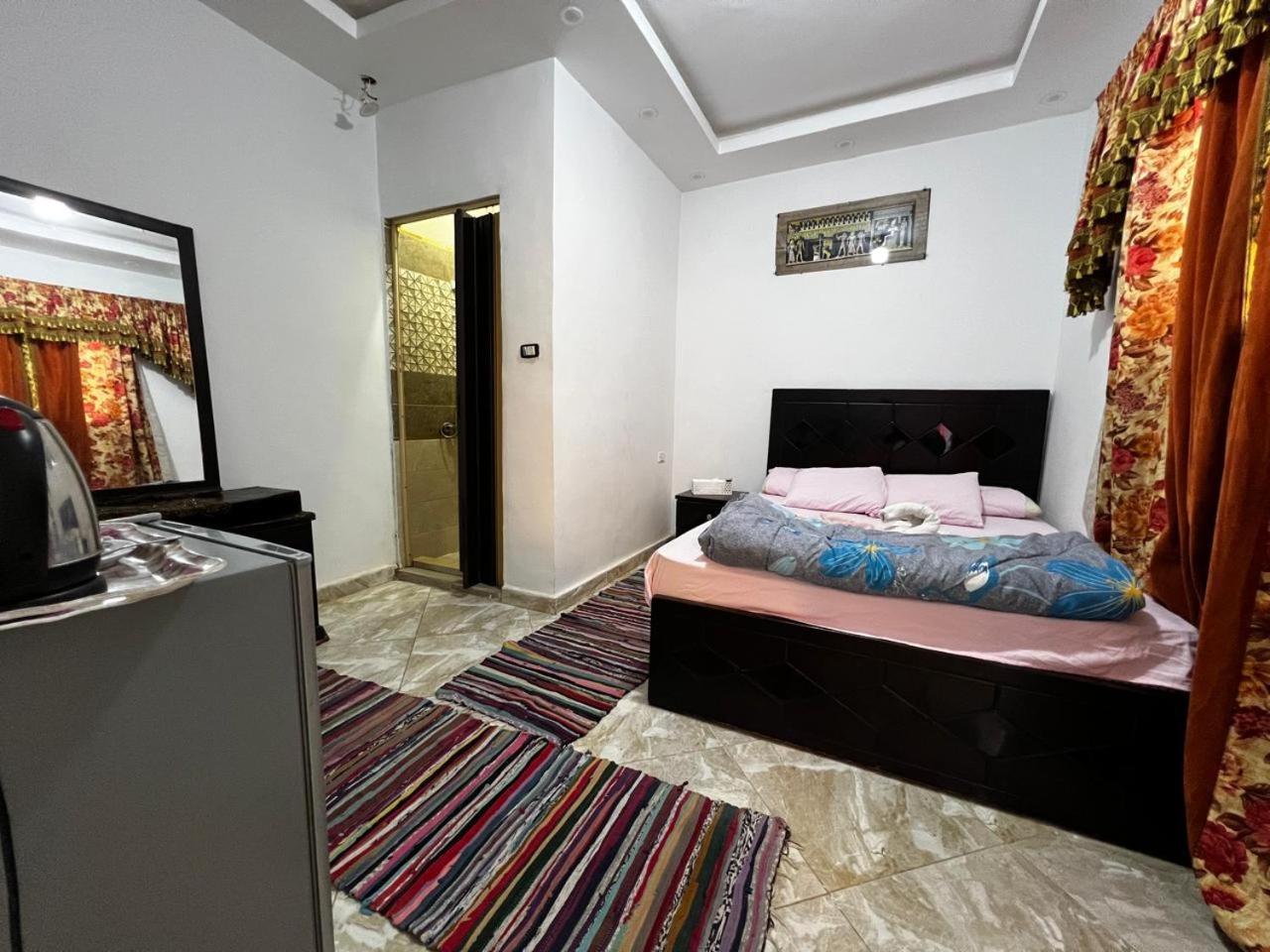 Jana Pyramids View In 3 Bed & Breakfast Kafrat al Jabal Exterior photo